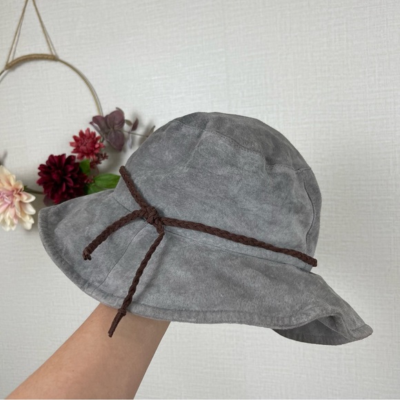 FREE PEOPLE Women Gray Tennessee Suede Floppy Bucket Hat - Picture 1 of 8